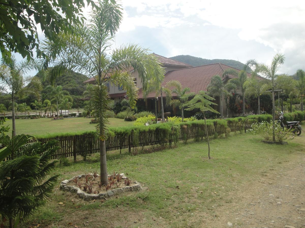 Villa Surga Sumbawa Sekongkang Eksteriør billede